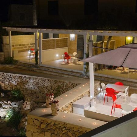 Le Suites Del Carrubo Favignana Bagian luar foto