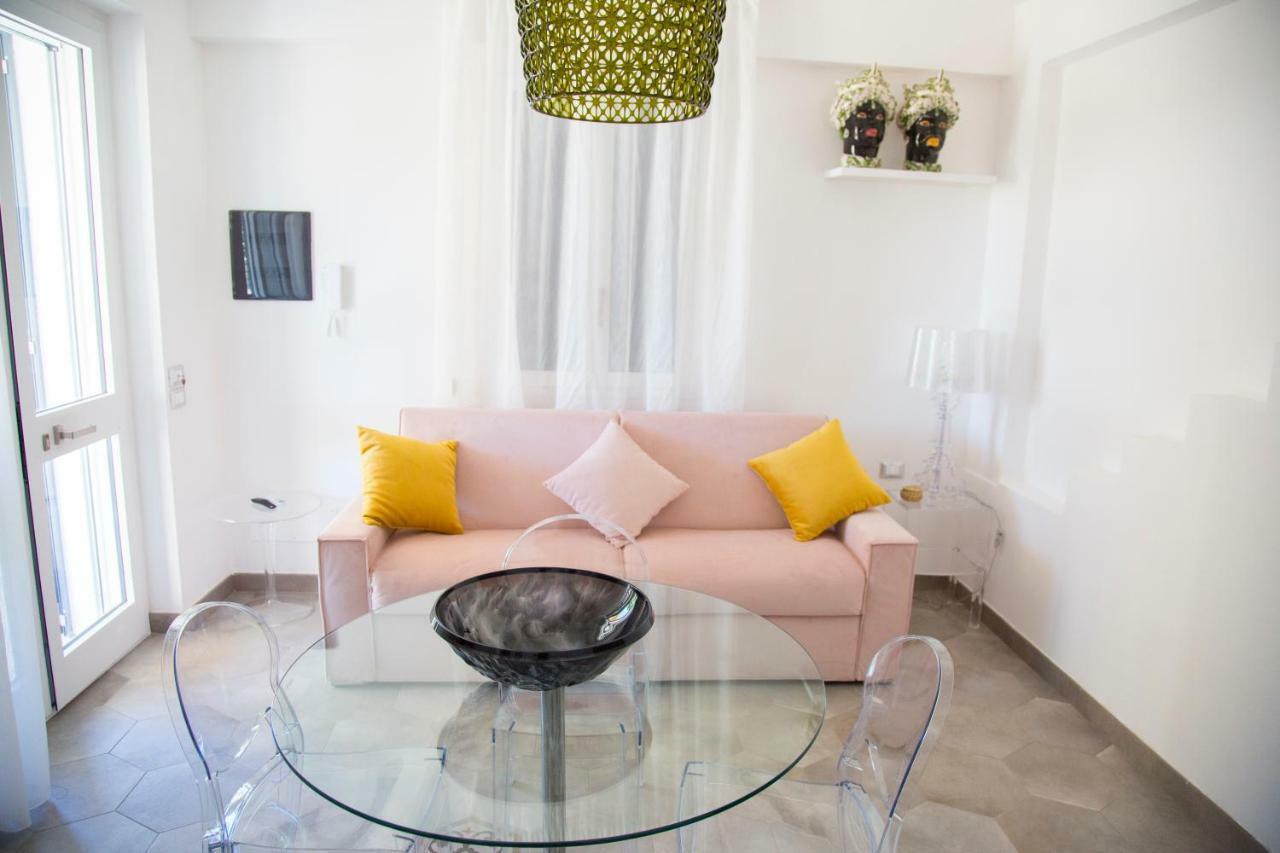 Le Suites Del Carrubo Favignana Bagian luar foto
