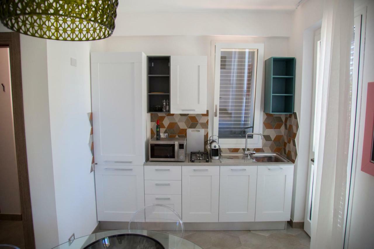 Le Suites Del Carrubo Favignana Bagian luar foto